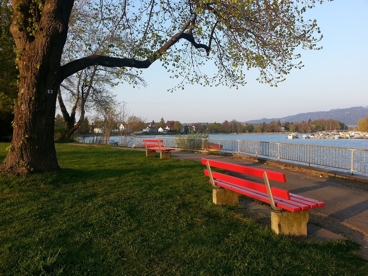 万人生活受 万人生活受